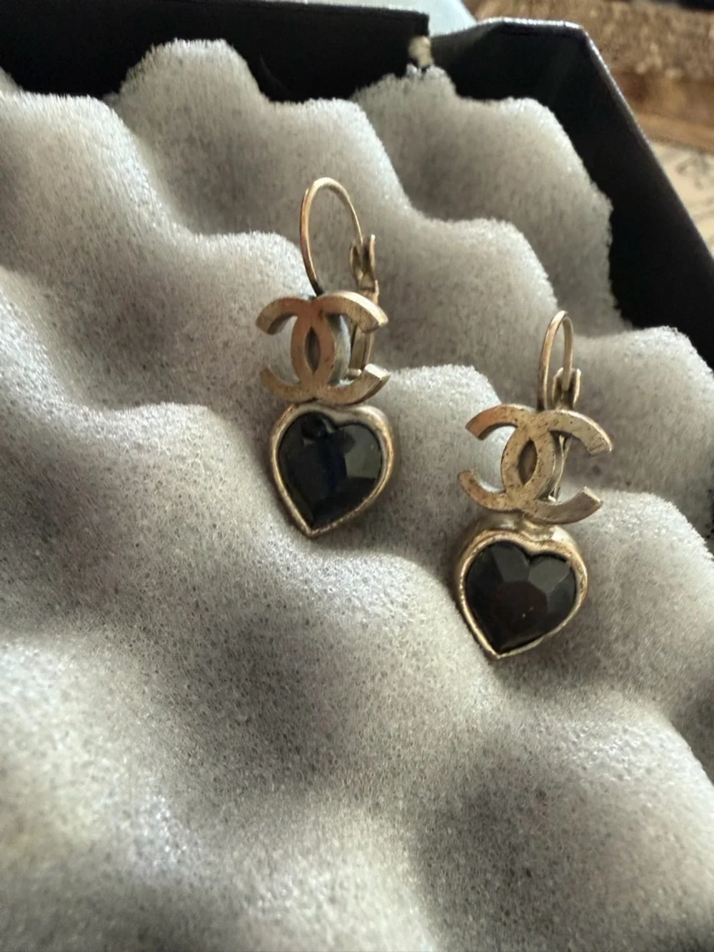 CHANEL Gold-Tone CC Drop Earrings with Black Heart Stones, authentic, vintage